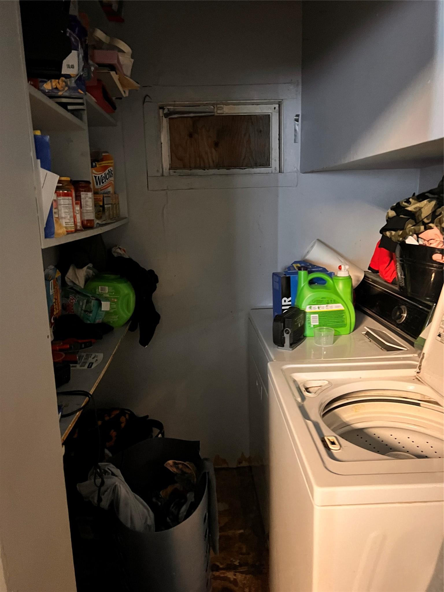 123 13Th Avenue, Cranbrook, BC - Indoor Photo Showing Laundry Room