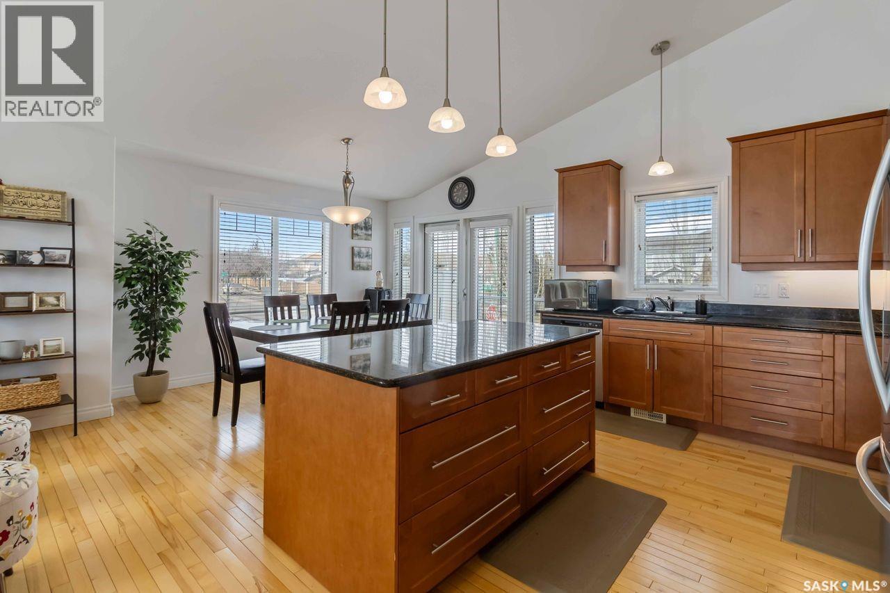 3 Briarvale Crescent, Saskatoon, SK - Indoor Photo Showing Kitchen