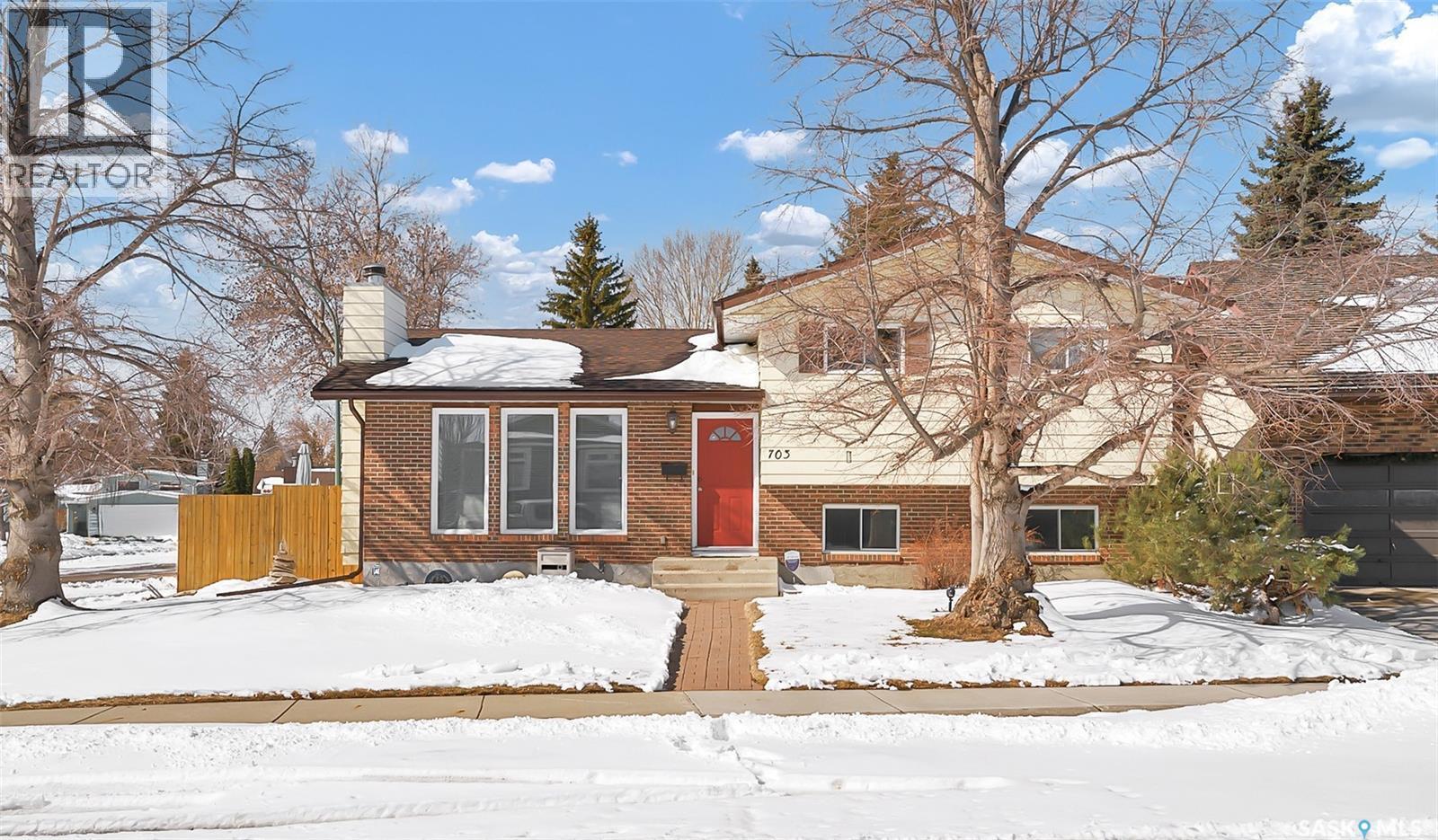 703 Candle Court, Saskatoon, SK - Outdoor