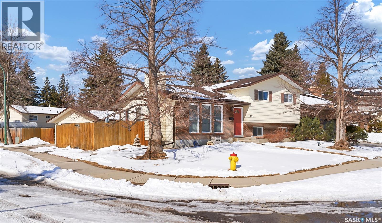 703 Candle Court, Saskatoon, SK - Outdoor