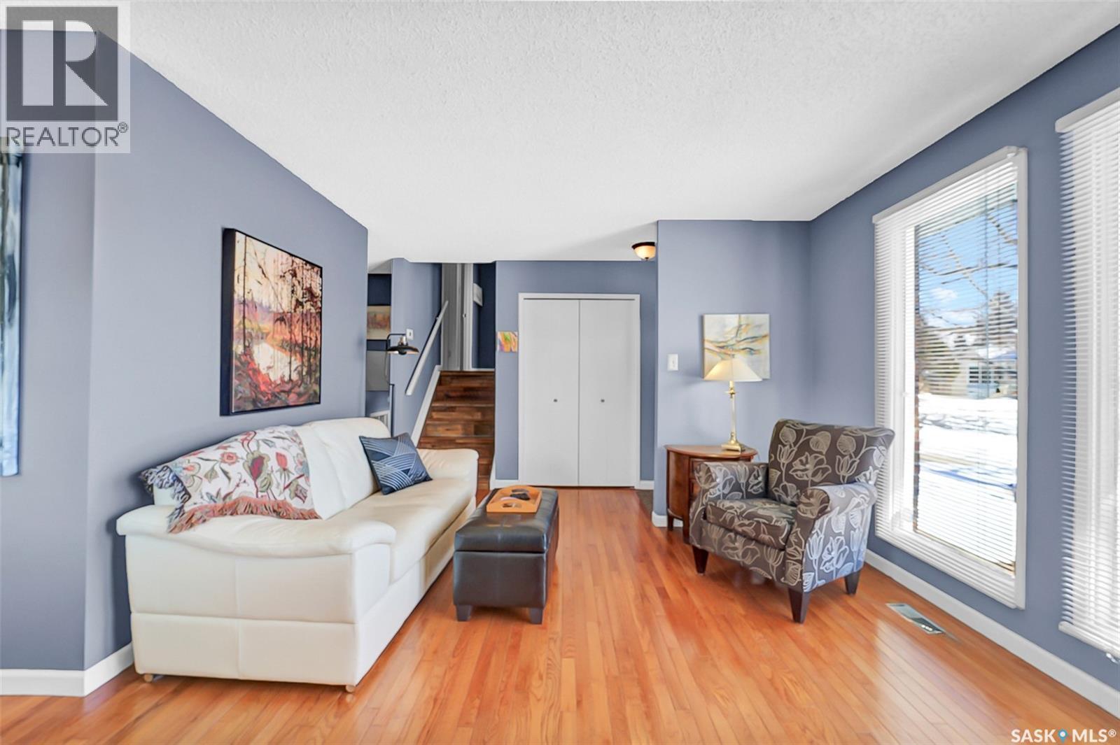 703 Candle Court, Saskatoon, SK - Indoor Photo Showing Living Room