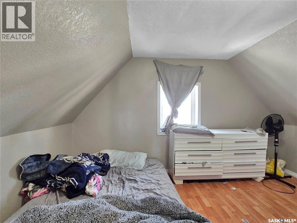 312 E Avenue S, Saskatoon, SK - Indoor Photo Showing Bedroom