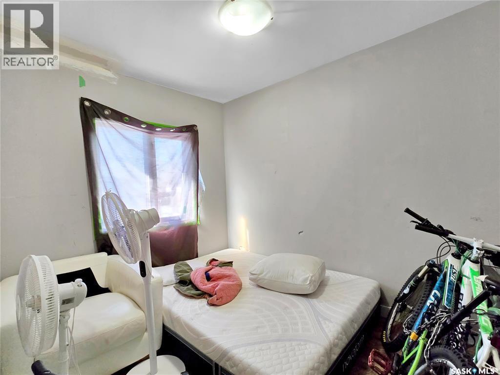 203 U Avenue S, Saskatoon, SK - Indoor Photo Showing Bedroom