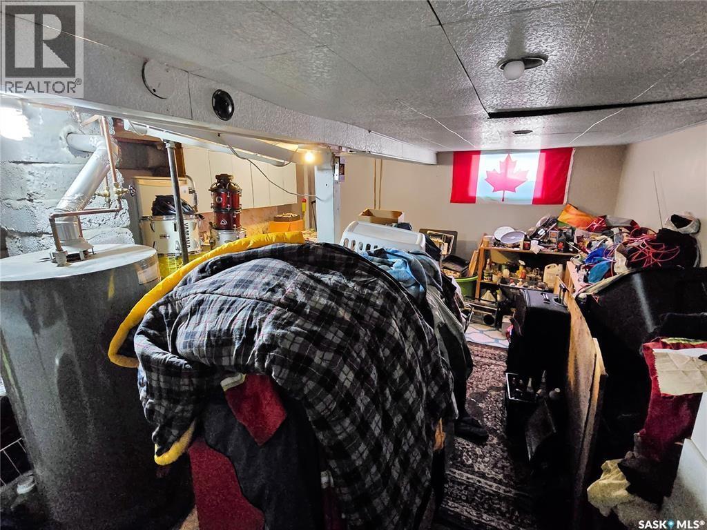 203 U Avenue S, Saskatoon, SK - Indoor