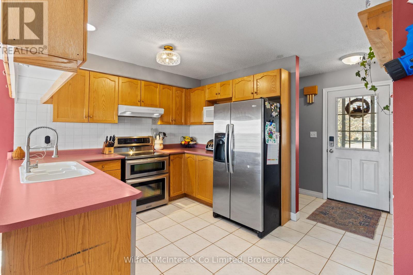 59 Dales Drive, Mapleton, ON - Indoor Photo Showing Kitchen
