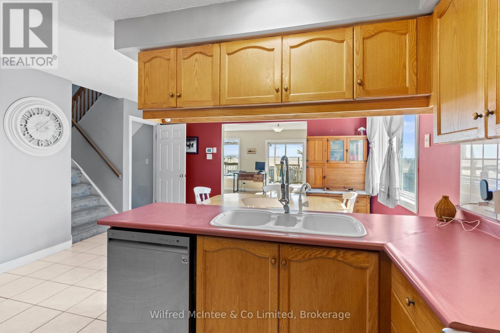 59 Dales Drive, Mapleton, ON - Indoor Photo Showing Kitchen With Double Sink