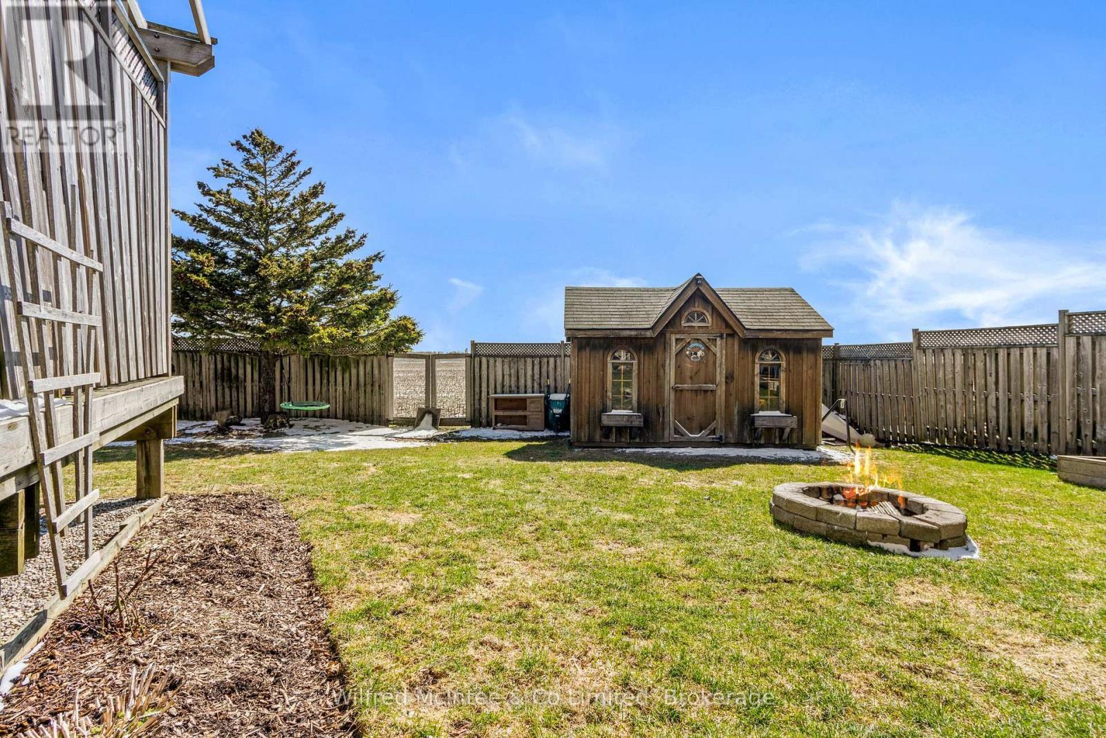 59 Dales Drive, Mapleton, ON - Outdoor