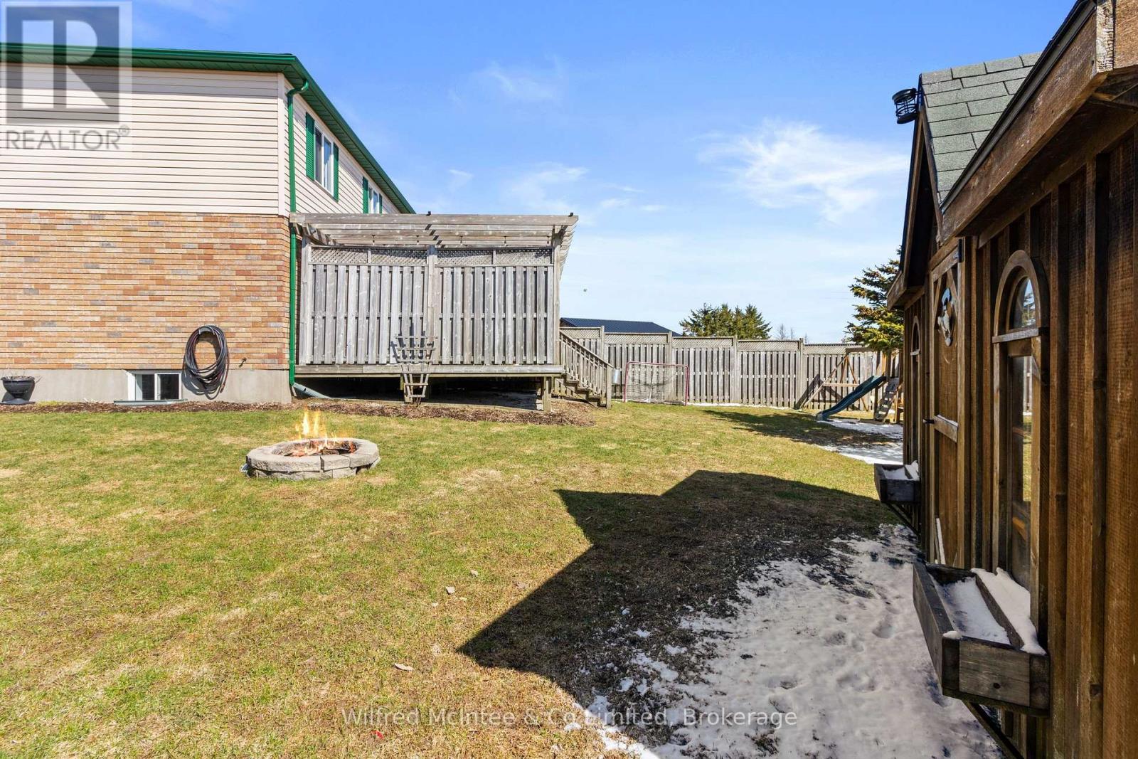 59 Dales Drive, Mapleton, ON - Outdoor