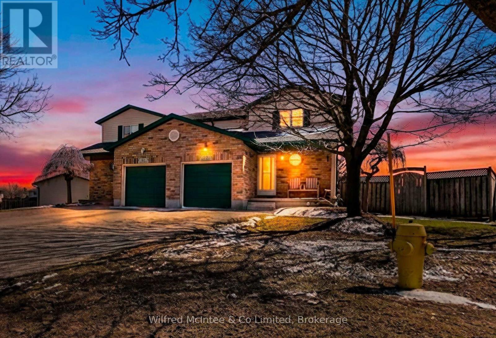 59 Dales Drive, Mapleton, ON - Outdoor
