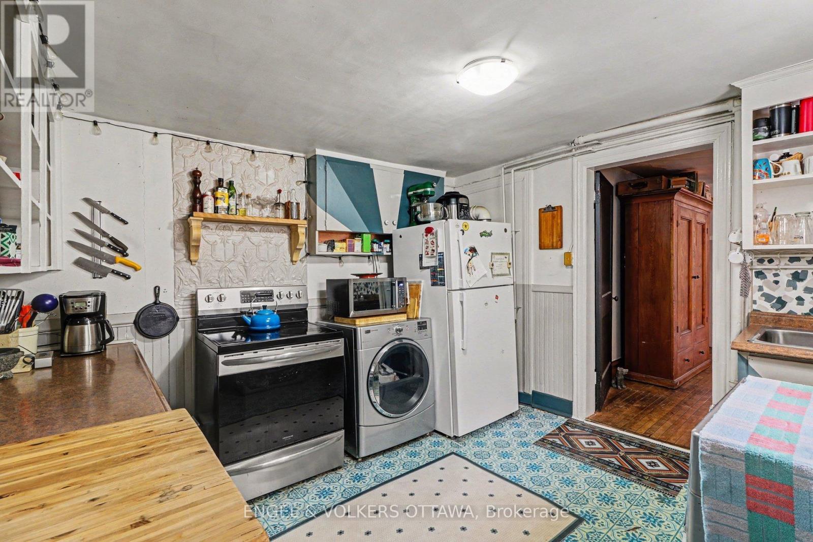 86 Pinhey Street, Ottawa, ON - Indoor Photo Showing Laundry Room