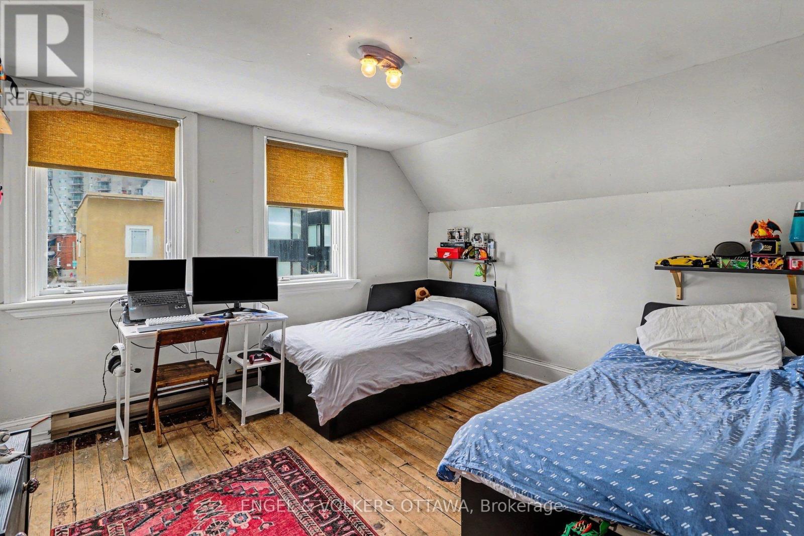 86 Pinhey Street, Ottawa, ON - Indoor Photo Showing Bedroom