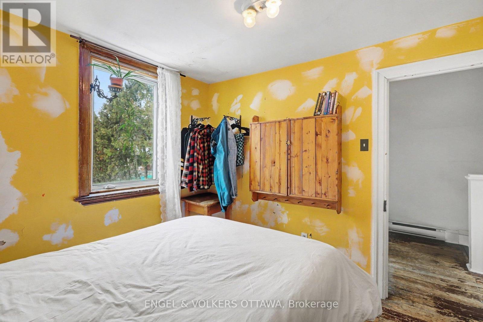 86 Pinhey Street, Ottawa, ON - Indoor Photo Showing Bedroom