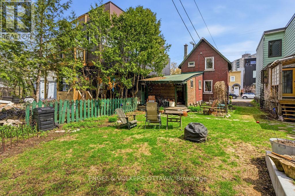 86 Pinhey Street, Ottawa, ON - Outdoor
