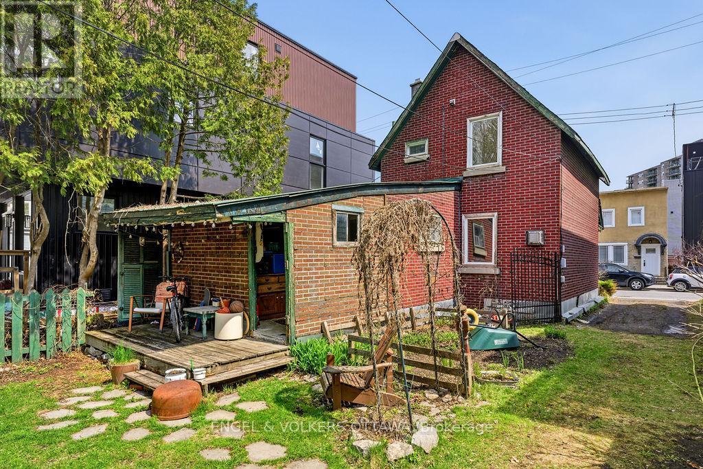 86 Pinhey Street, Ottawa, ON - Outdoor With Exterior