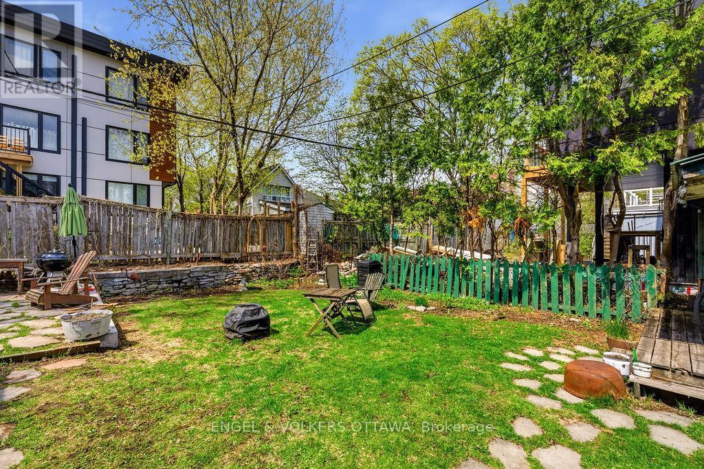 86 Pinhey Street, Ottawa, ON - Outdoor