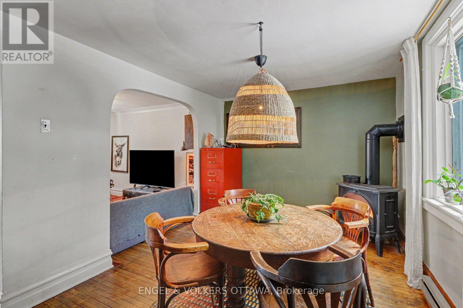 86 Pinhey Street, Ottawa, ON - Indoor Photo Showing Dining Room