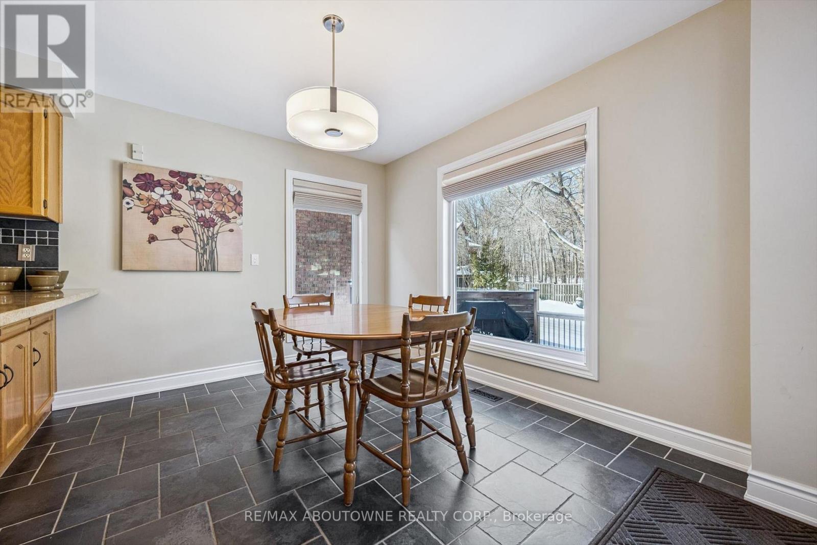 2421 Hargood Place, Mississauga, ON - Indoor Photo Showing Dining Room