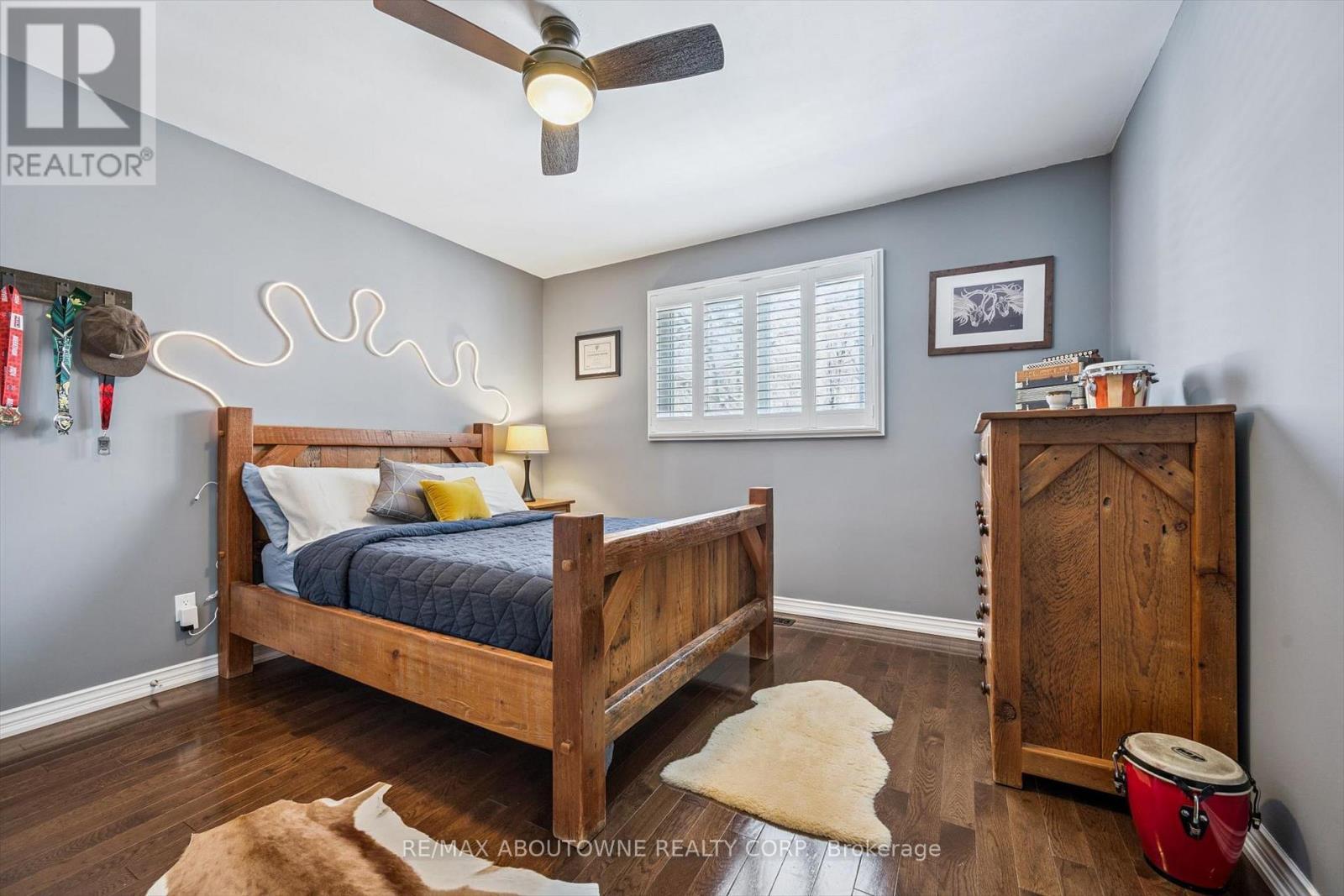 2421 Hargood Place, Mississauga, ON - Indoor Photo Showing Bedroom
