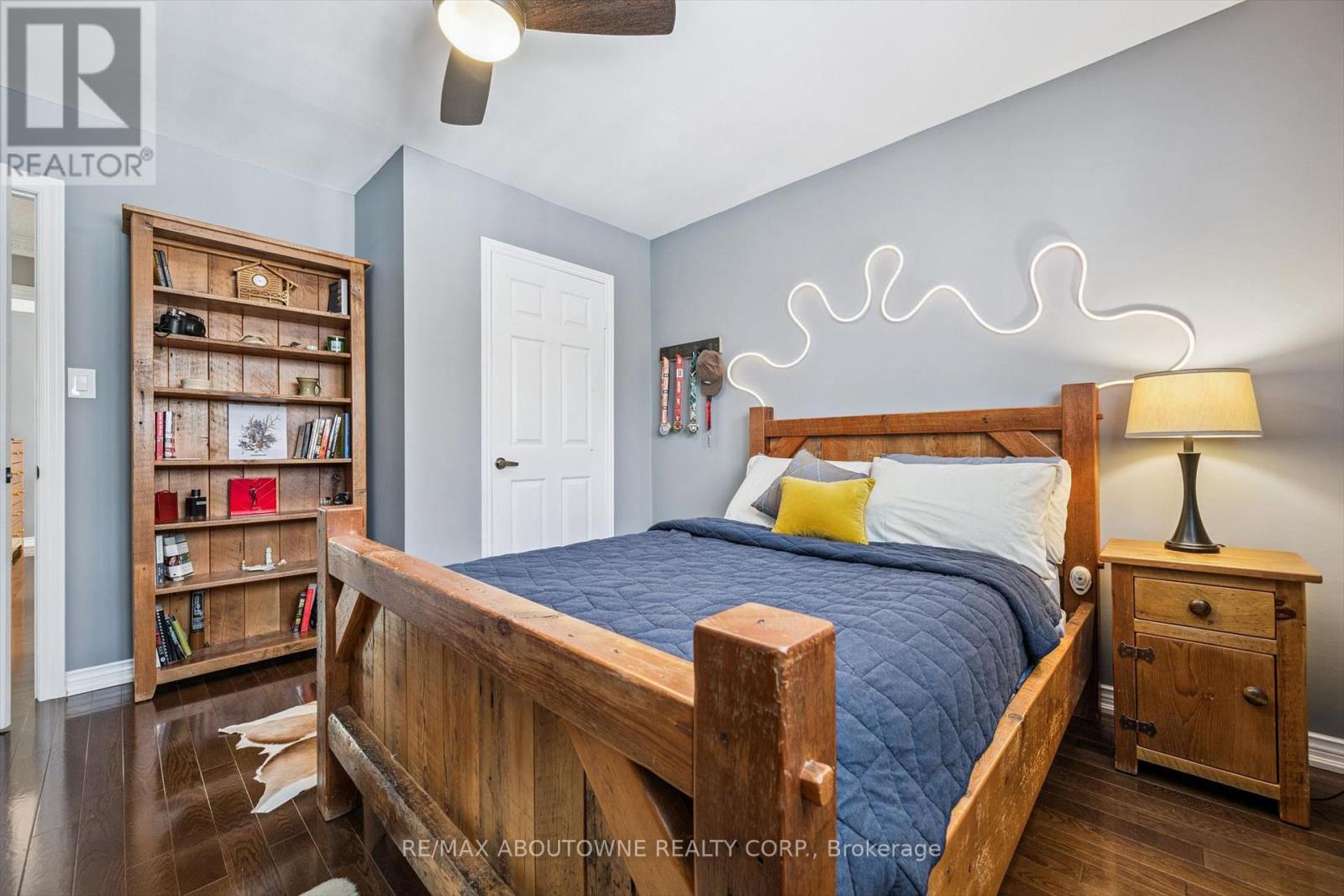 2421 Hargood Place, Mississauga, ON - Indoor Photo Showing Bedroom