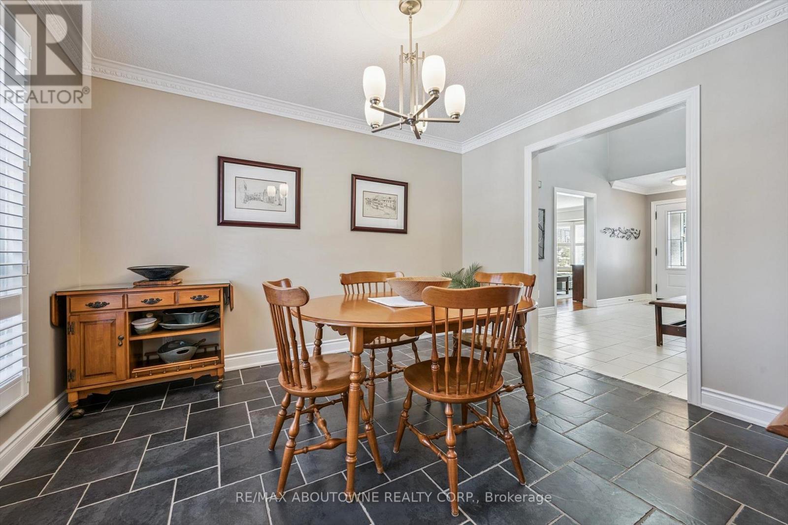 2421 Hargood Place, Mississauga, ON - Indoor Photo Showing Dining Room