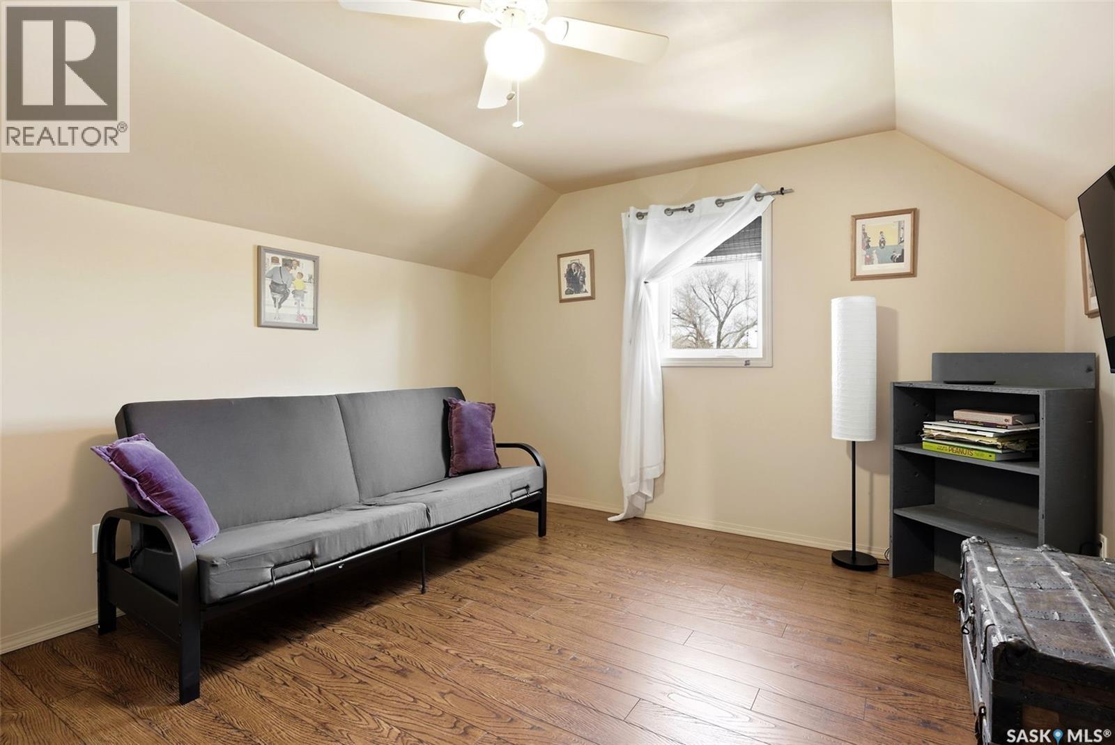 800 Pheasant Street, Grenfell, SK - Indoor
