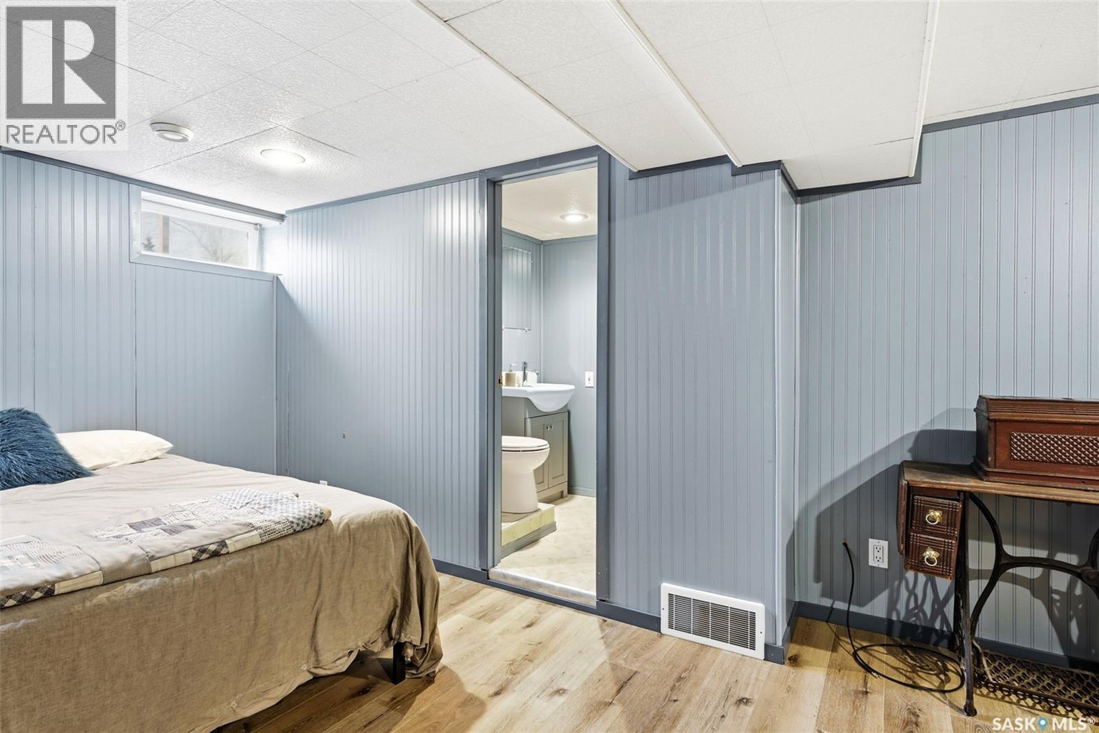 800 Pheasant Street, Grenfell, SK - Indoor Photo Showing Bedroom