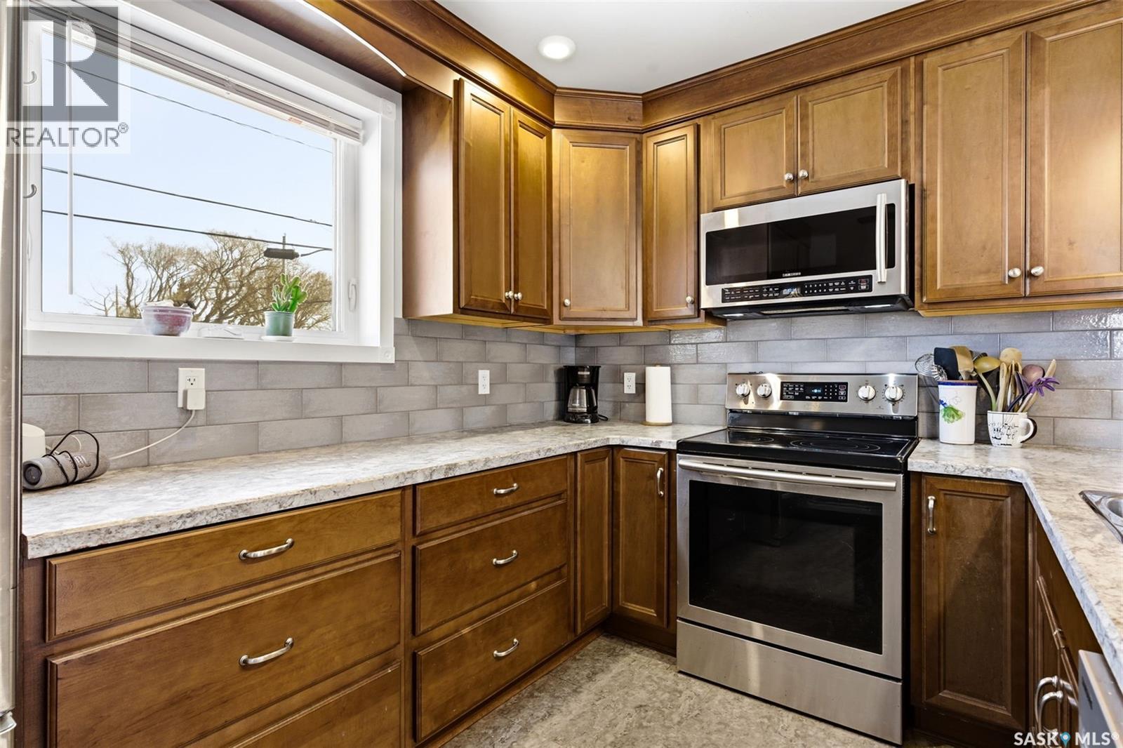800 Pheasant Street, Grenfell, SK - Indoor Photo Showing Kitchen