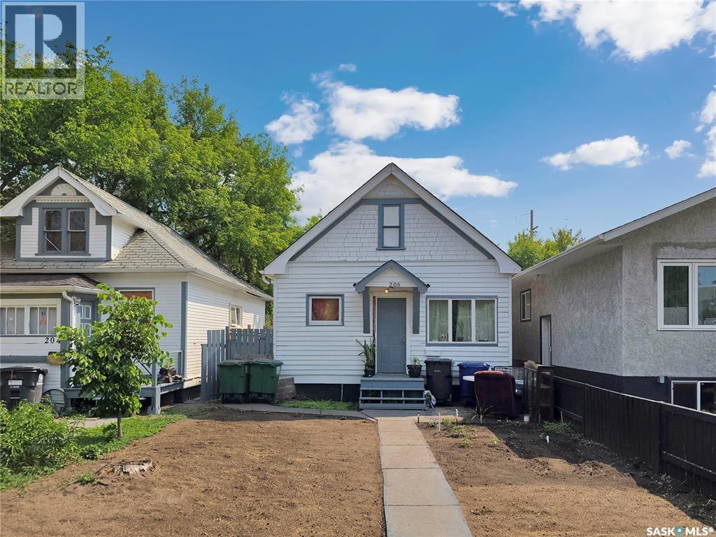 206 K Avenue S, Saskatoon, SK - Outdoor
