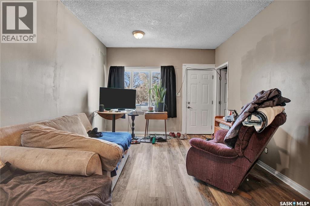 206 K Avenue S, Saskatoon, SK - Indoor Photo Showing Bedroom