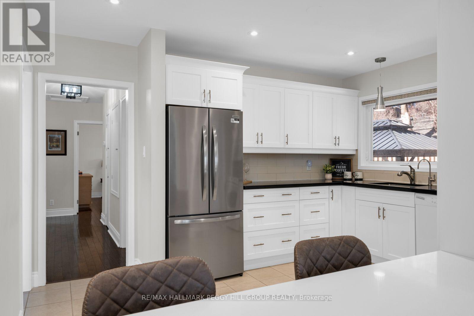 10 Duckworth Street, Barrie, ON - Indoor Photo Showing Other Room