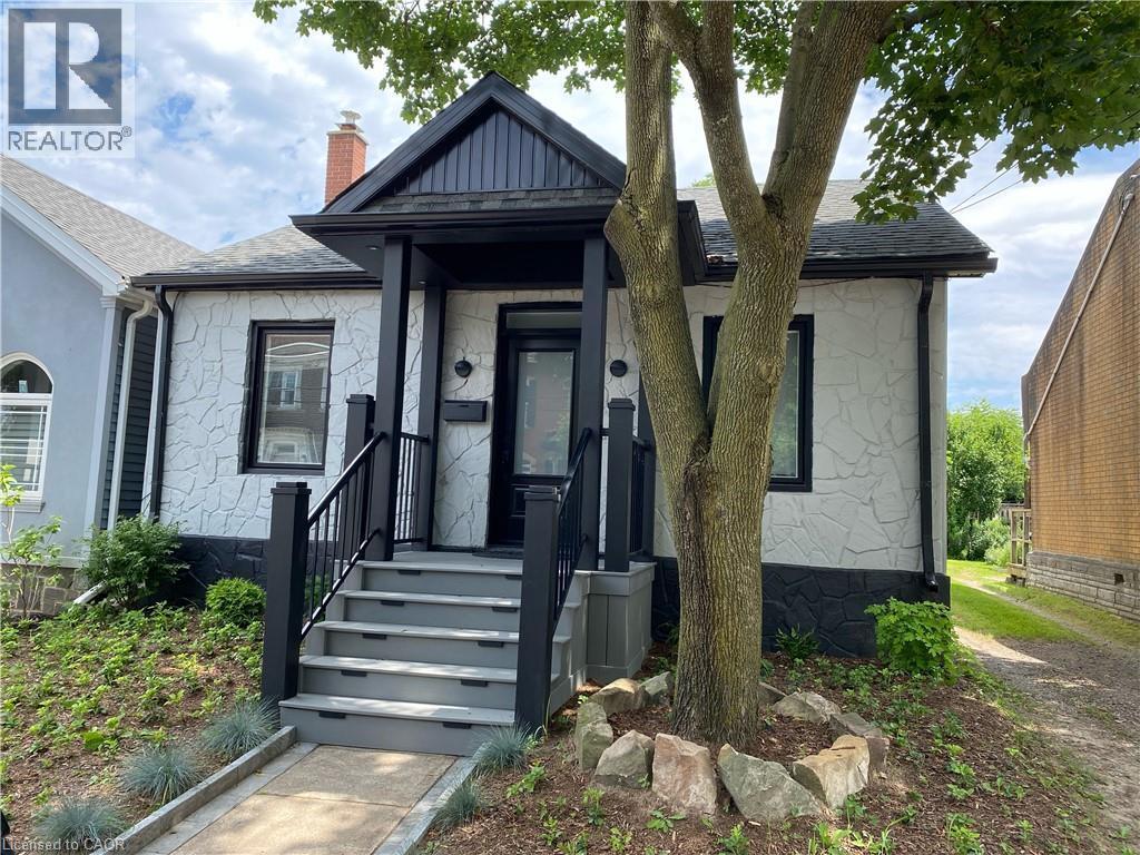 432 Bay Street N, Hamilton, ON - Outdoor With Facade