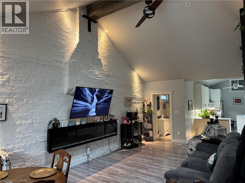 432 Bay Street N, Hamilton, ON - Indoor
