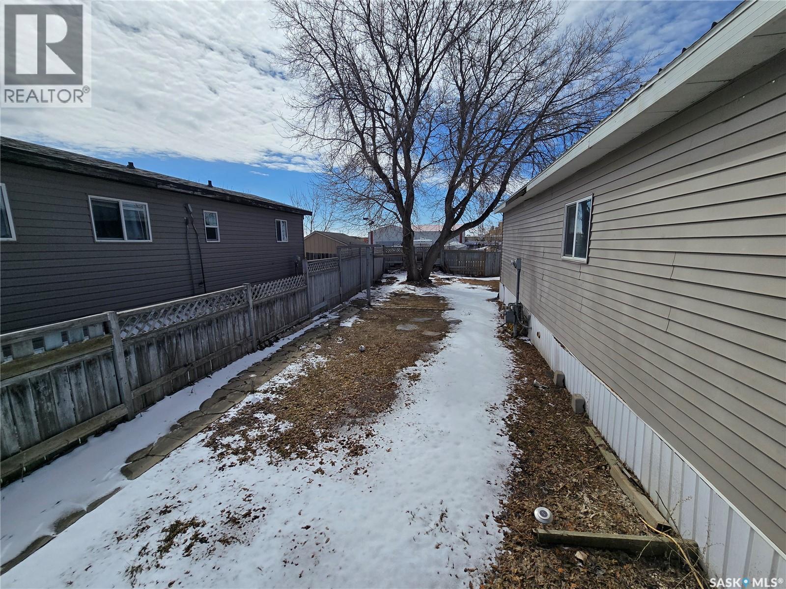 145 Laing Crescent, Weyburn, SK