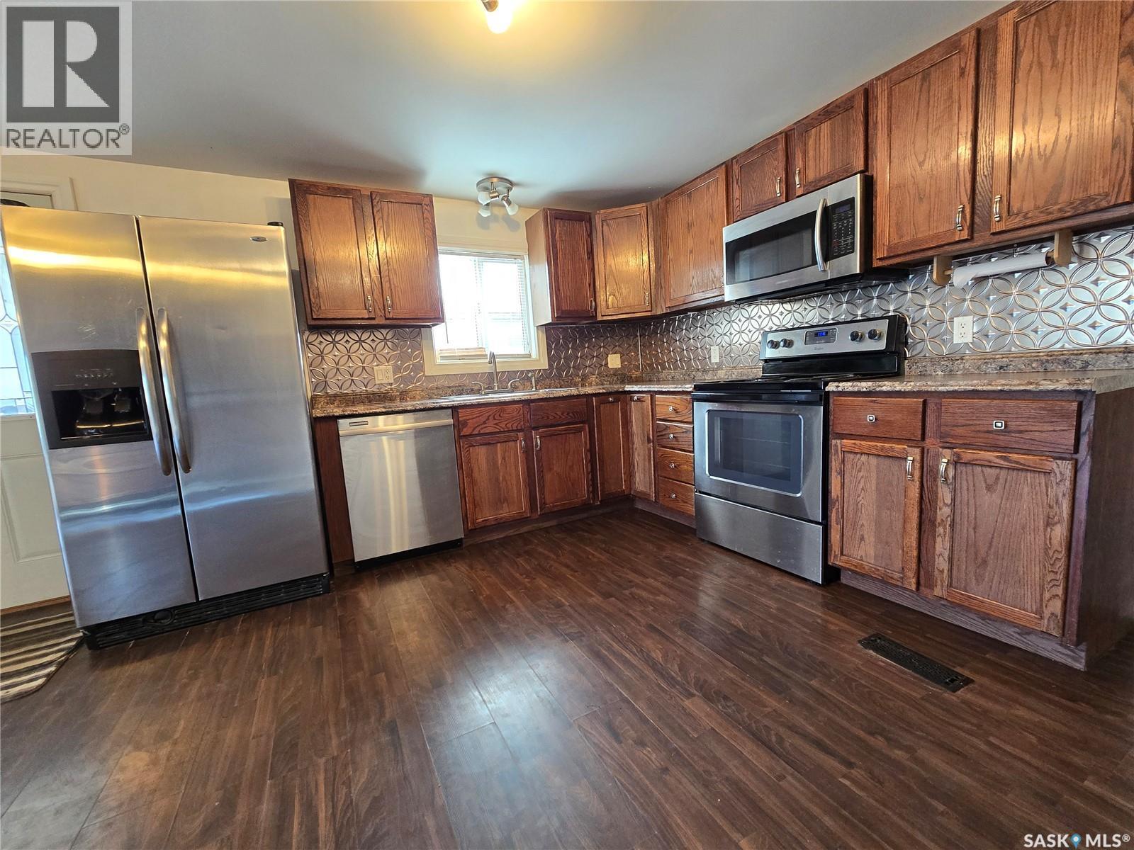 145 Laing Crescent, Weyburn, SK