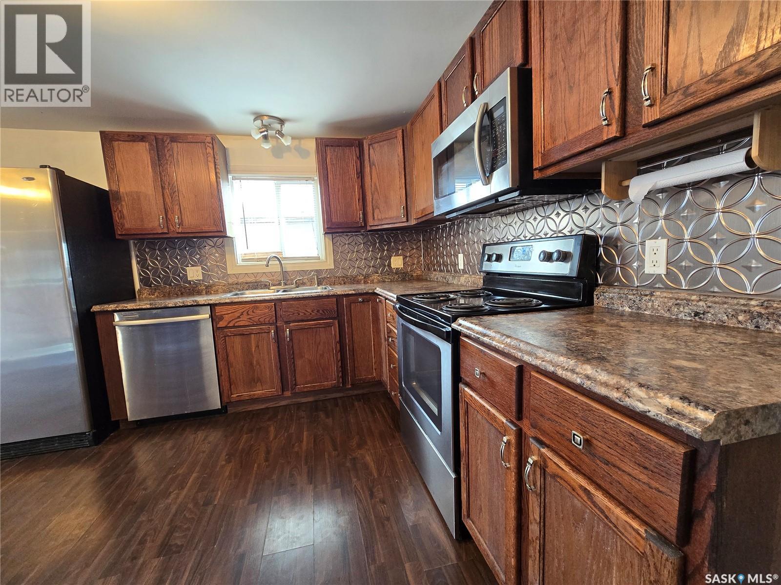 145 Laing Crescent, Weyburn, SK