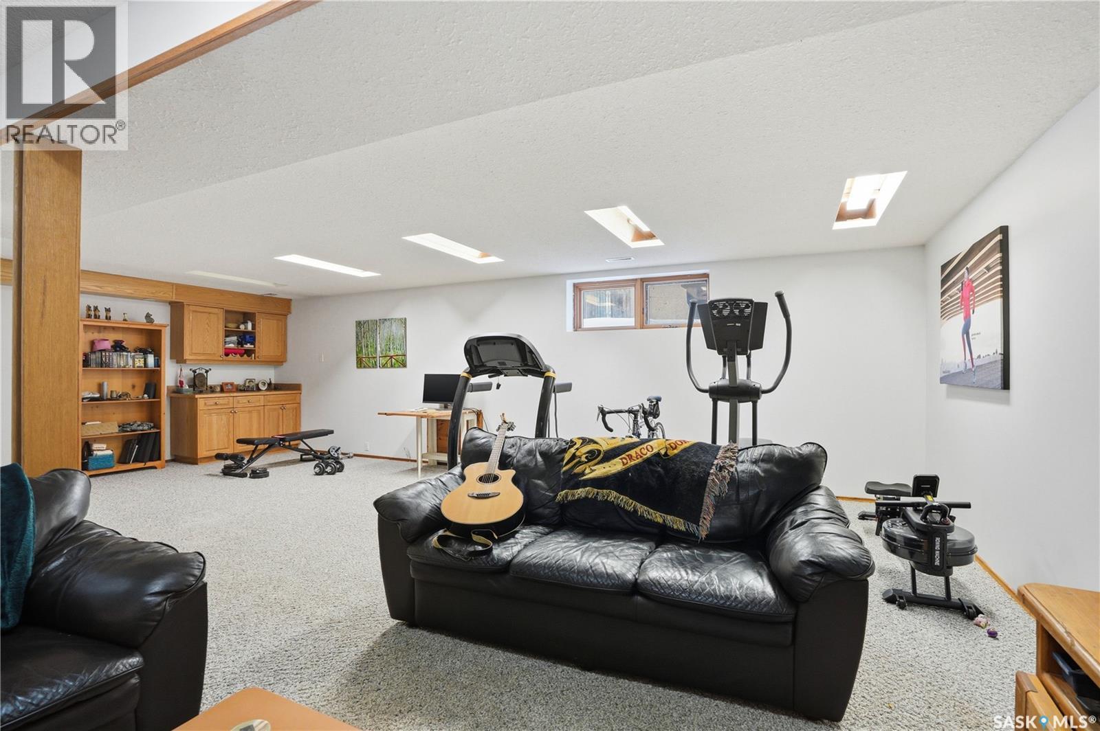 302 Bentham Crescent, Saskatoon, SK