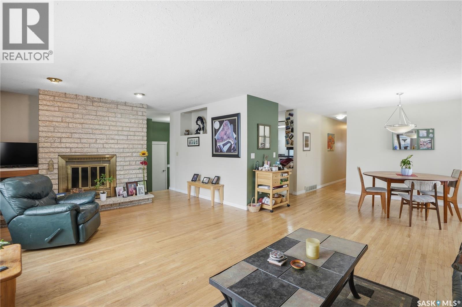 302 Bentham Crescent, Saskatoon, SK