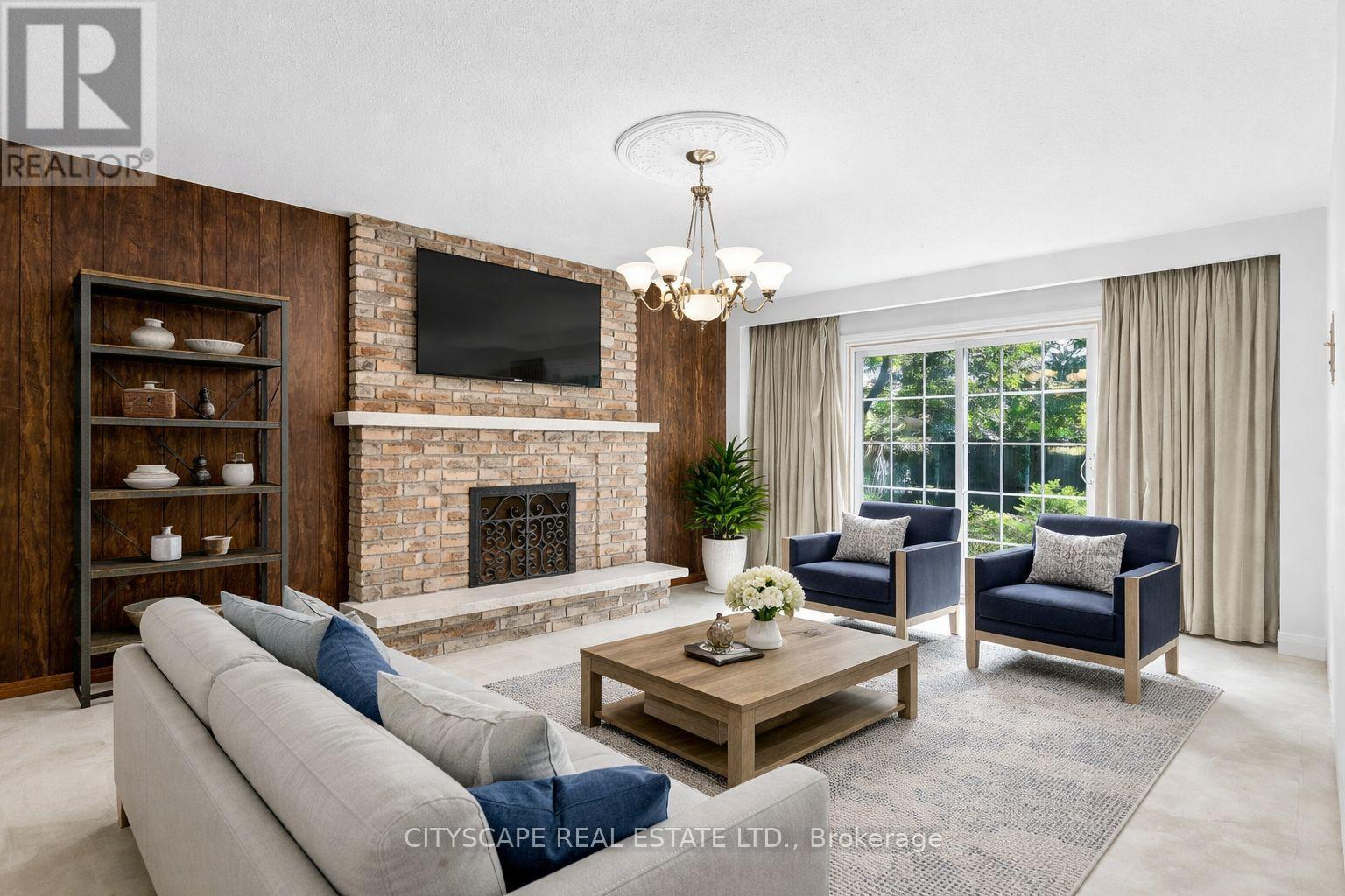 1978 Shannon Drive, Mississauga, ON - Indoor Photo Showing Living Room With Fireplace
