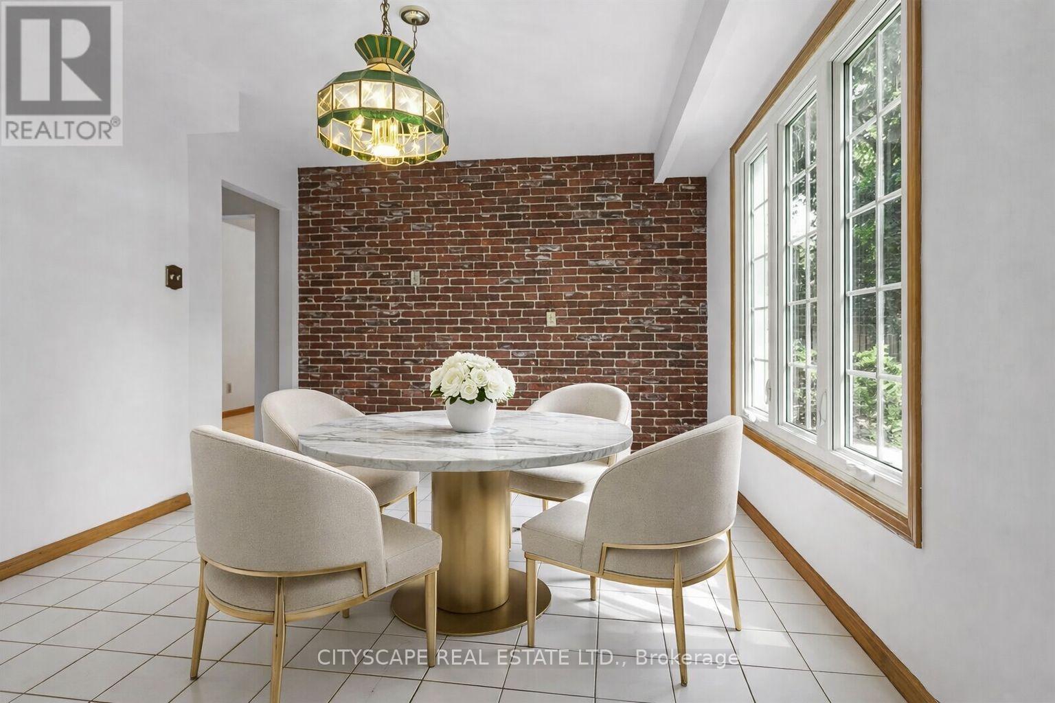 1978 Shannon Drive, Mississauga, ON - Indoor Photo Showing Dining Room