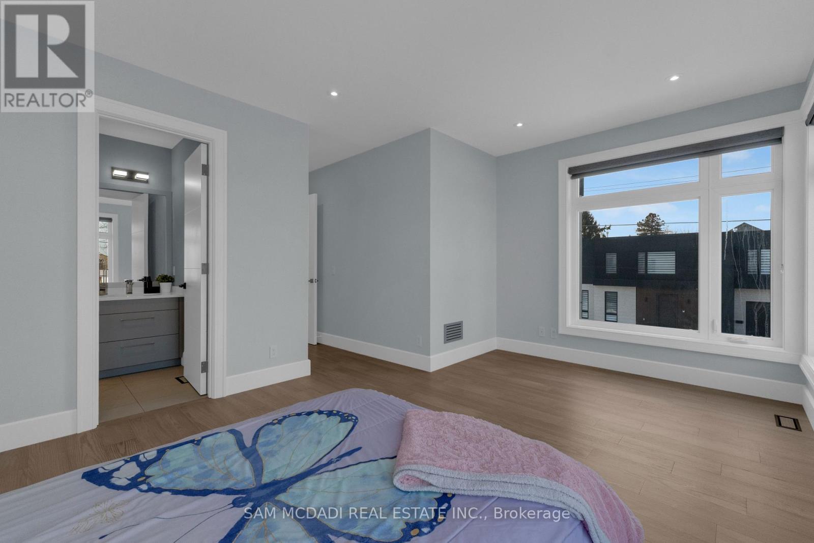 1050 Edgeleigh Avenue, Mississauga, ON - Indoor Photo Showing Bedroom