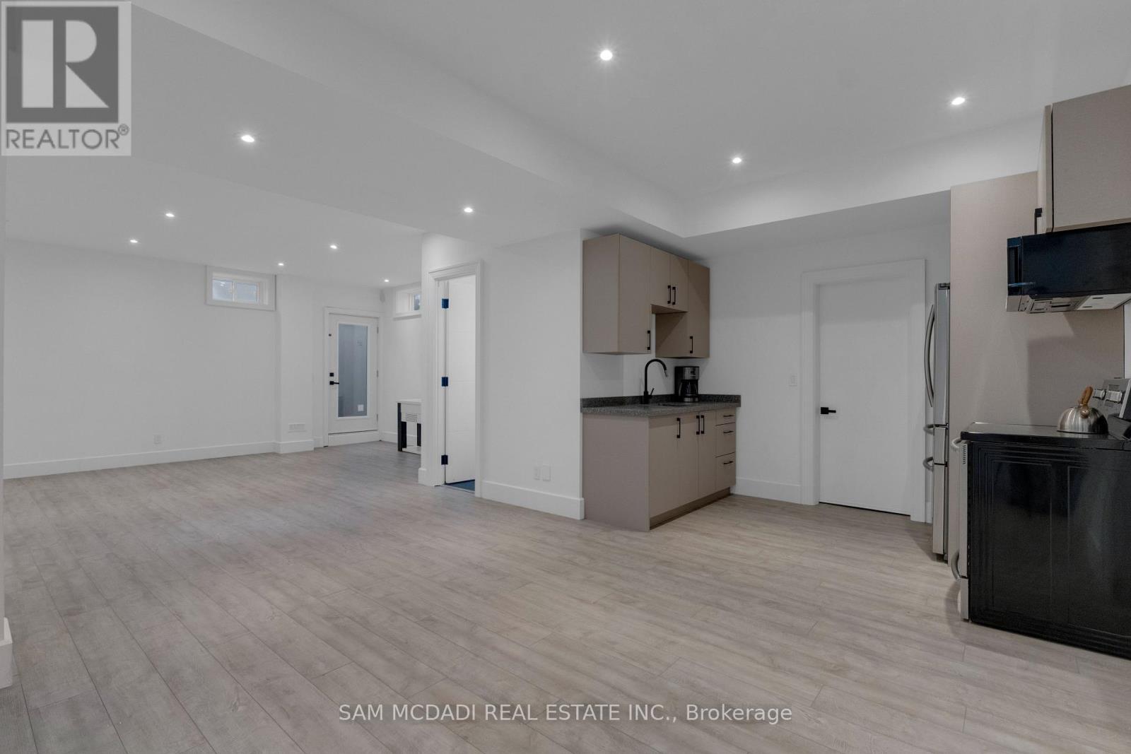 1050 Edgeleigh Avenue, Mississauga, ON - Indoor
