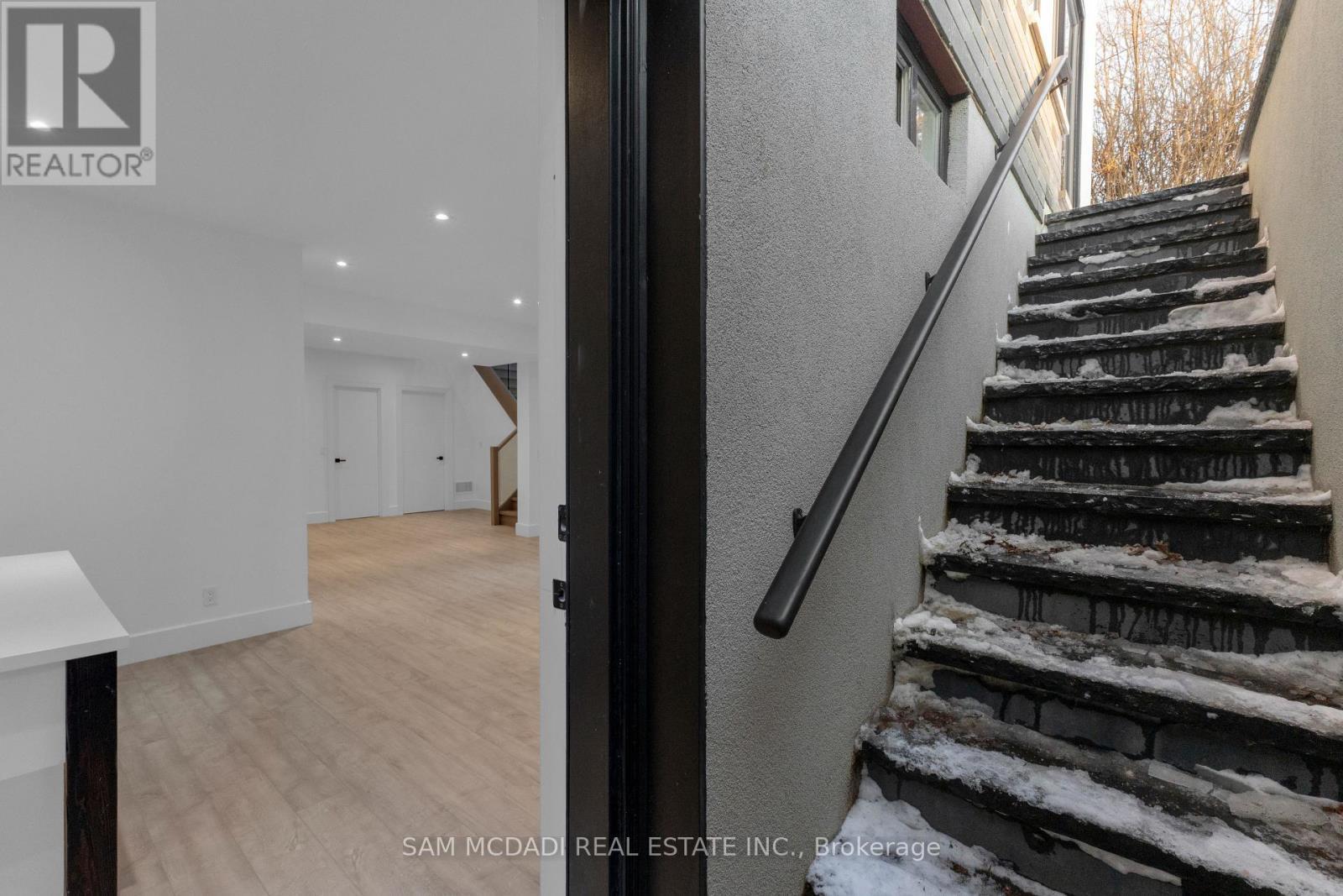 1050 Edgeleigh Avenue, Mississauga, ON - Indoor Photo Showing Other Room