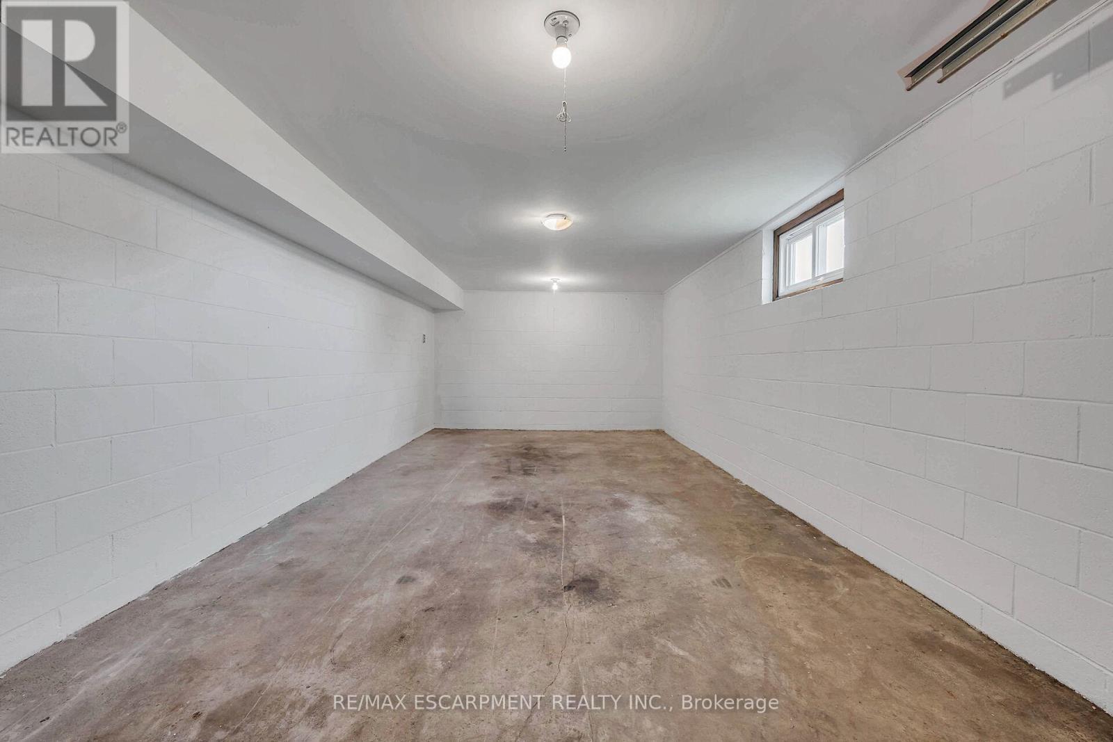 617 Eighth Road E, Hamilton, ON - Indoor Photo Showing Other Room