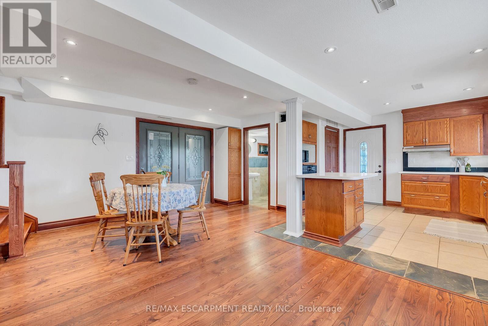 617 Eighth Road E, Hamilton, ON - Indoor