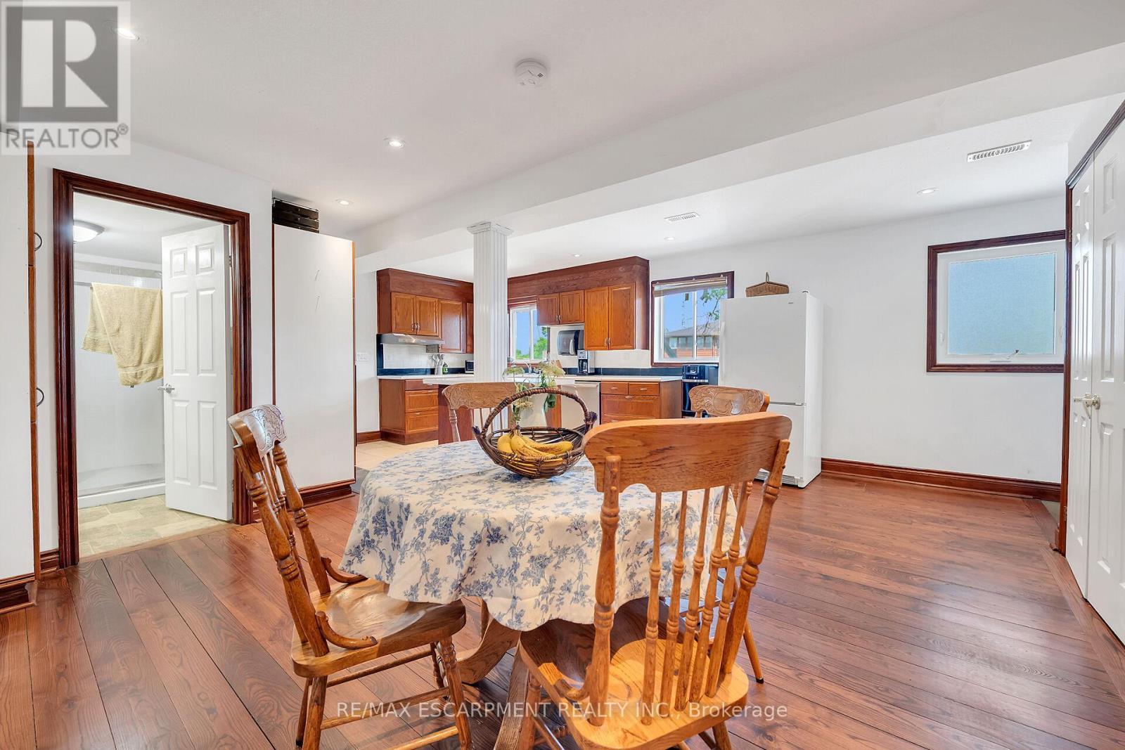 617 Eighth Road E, Hamilton, ON - Indoor Photo Showing Dining Room