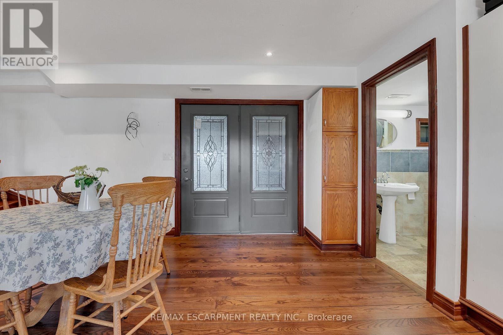 617 Eighth Road E, Hamilton, ON - Indoor Photo Showing Dining Room