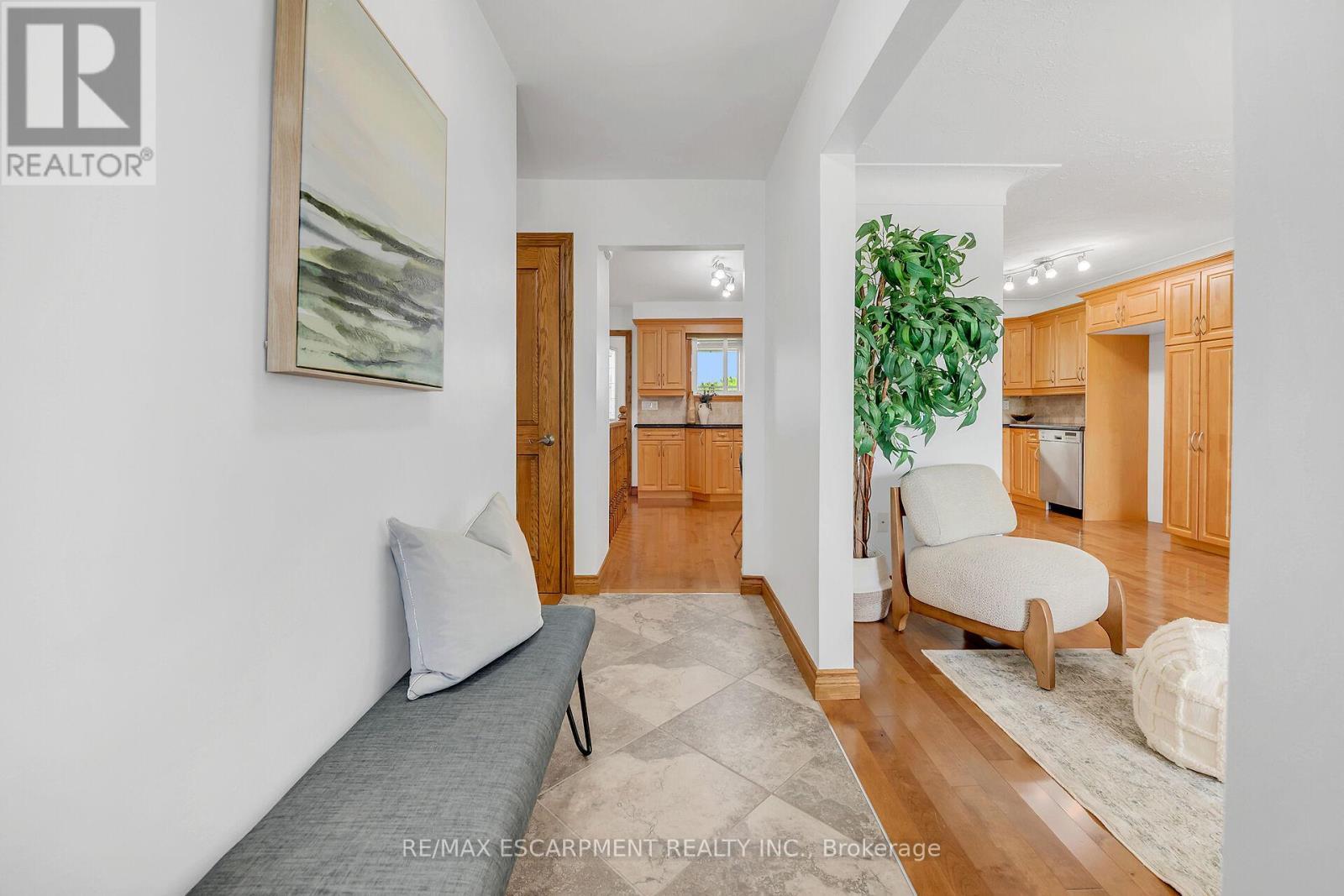 617 Eighth Road E, Hamilton, ON - Indoor