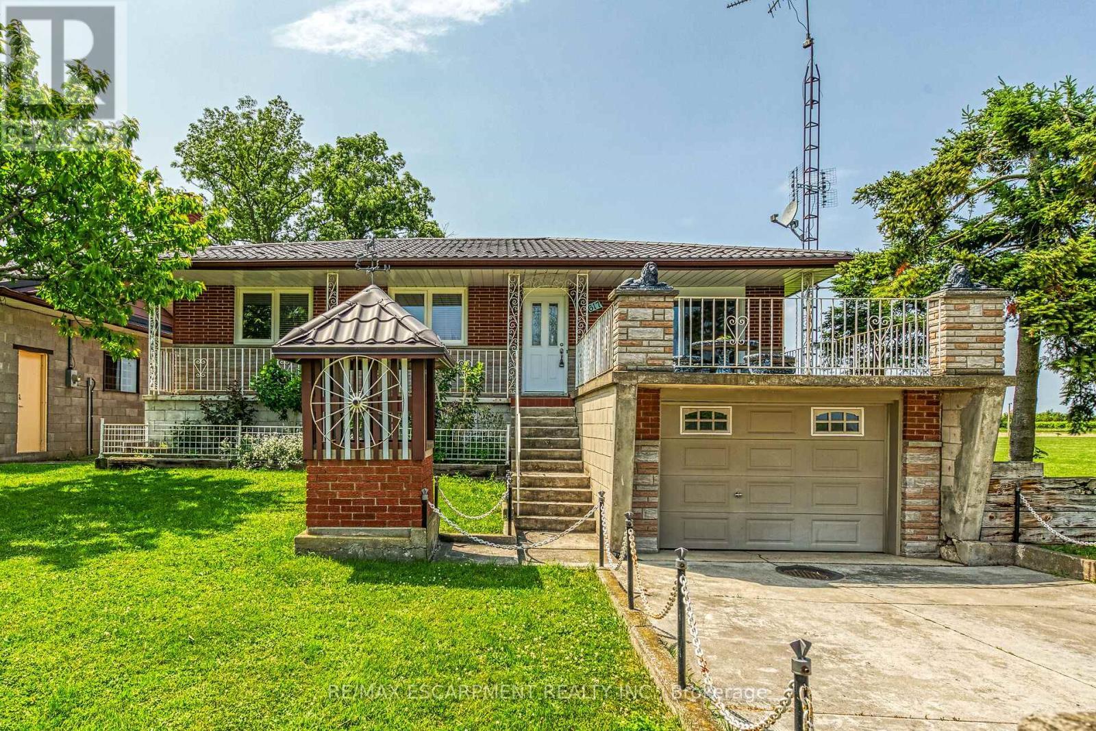 617 Eighth Road E, Hamilton, ON - Outdoor With Deck Patio Veranda