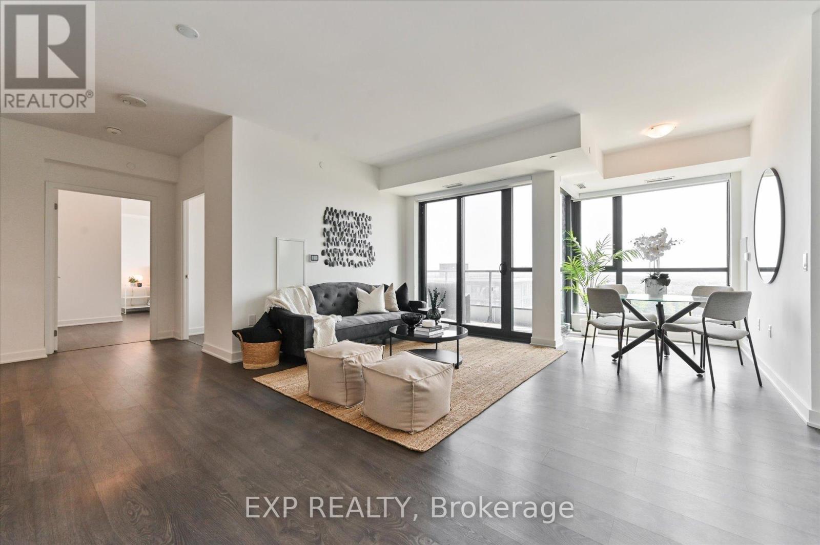 1006 - 120 Eagle Rock Way, Vaughan, ON - Indoor Photo Showing Living Room