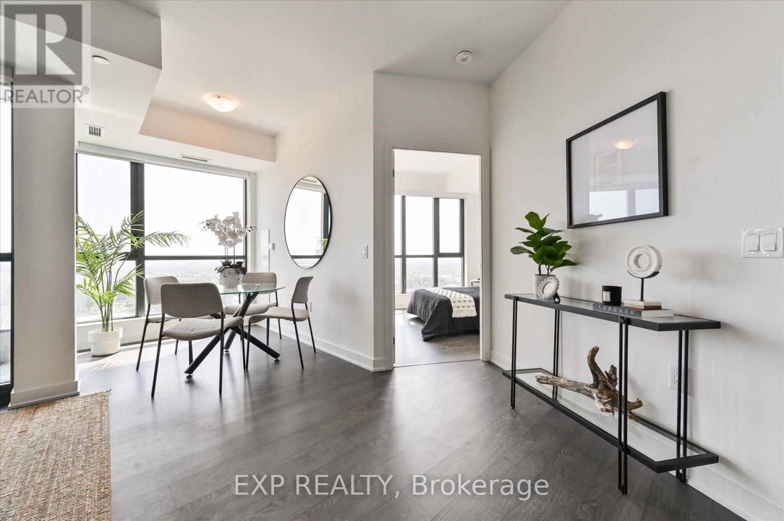 1006 - 120 Eagle Rock Way, Vaughan, ON - Indoor